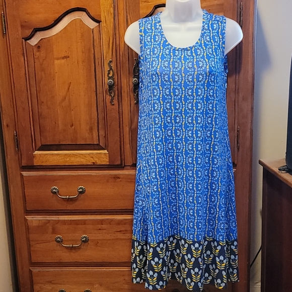 NEW SLEEVELESS DRESS - Picture 1 of 12